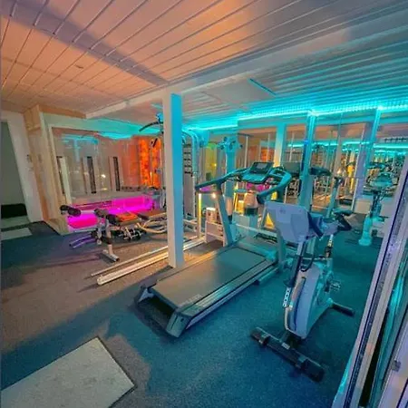 Skygarden - Luxury Penthouse With Private Jakuzzi Gym Sauna Apartment