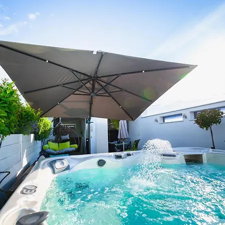 Skygarden - Luxury Penthouse With Private Jakuzzi Gym Sauna * Budapest
