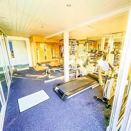 Apartment Skygarden - Luxury Penthouse With Private Jakuzzi Gym Sauna