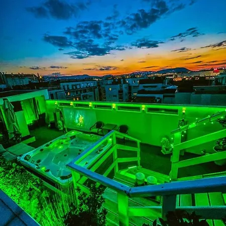 Skygarden - Luxury Penthouse With Private Jakuzzi Gym Sauna Apartment *