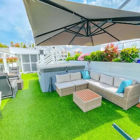 Skygarden - Luxury Penthouse With Private Jakuzzi Gym Sauna Apartment *