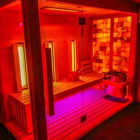 Apartment Skygarden - Luxury Penthouse With Private Jakuzzi Gym Sauna